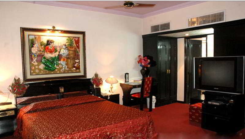 Oyo 18814 Hotel Maya International Jaipur Exteriör bild