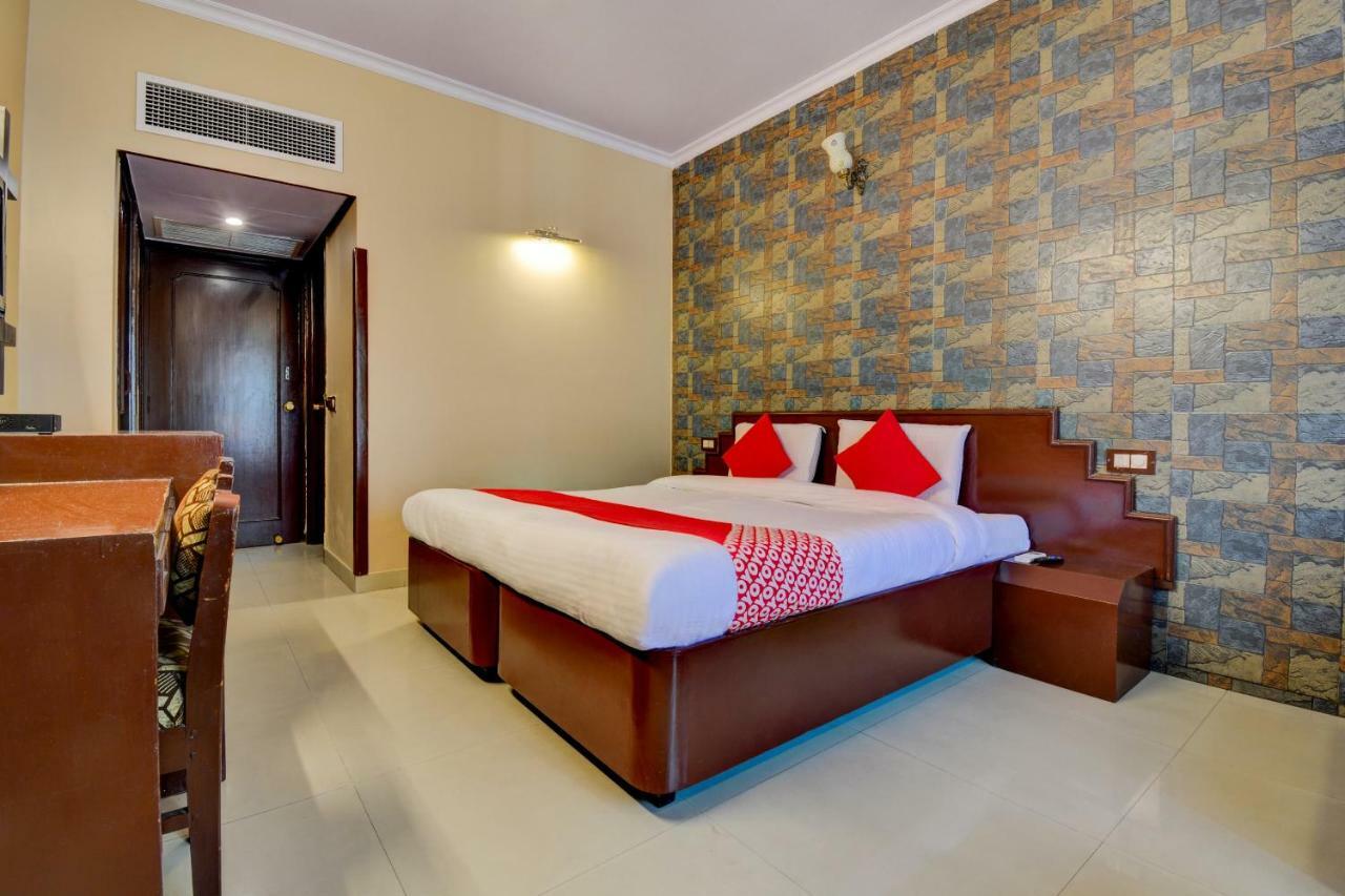 Oyo 18814 Hotel Maya International Jaipur Exteriör bild