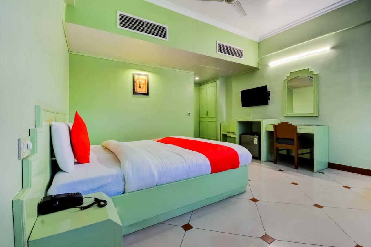Oyo 18814 Hotel Maya International Jaipur Exteriör bild