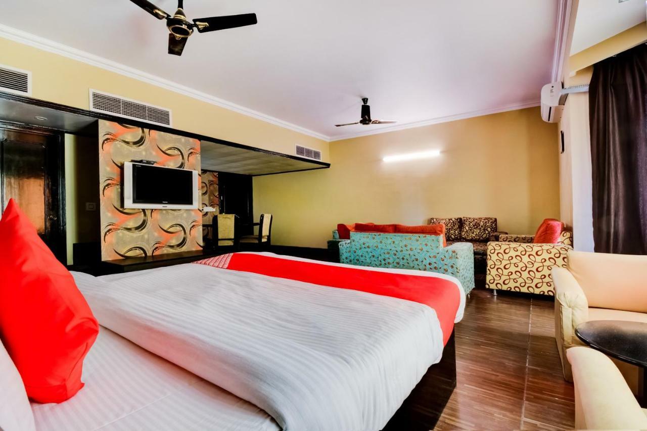 Oyo 18814 Hotel Maya International Jaipur Exteriör bild