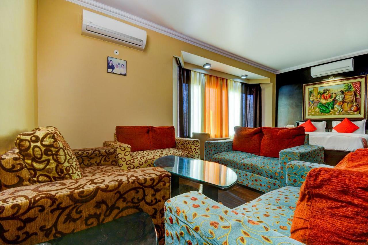 Oyo 18814 Hotel Maya International Jaipur Exteriör bild