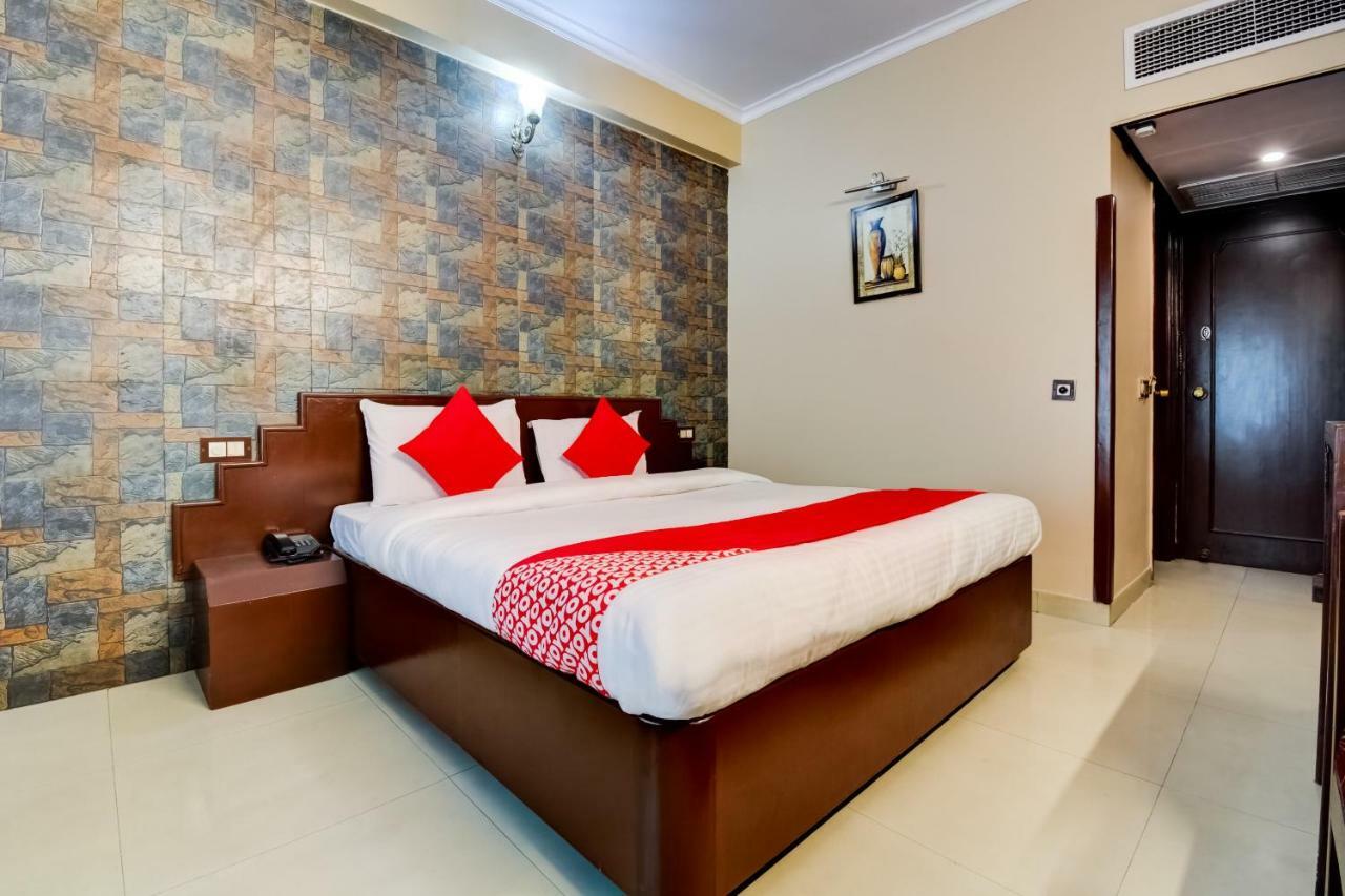Oyo 18814 Hotel Maya International Jaipur Exteriör bild